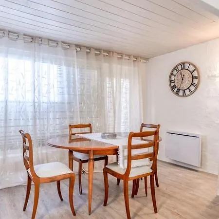La Au Village بيت للعطل *